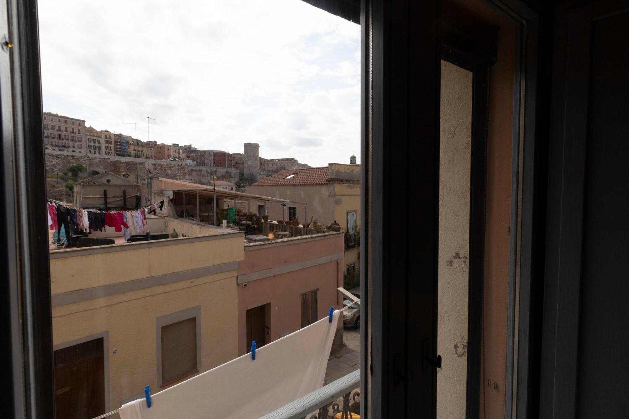 דירות Laribiancos Cagliari Centro Storico מראה חיצוני תמונה