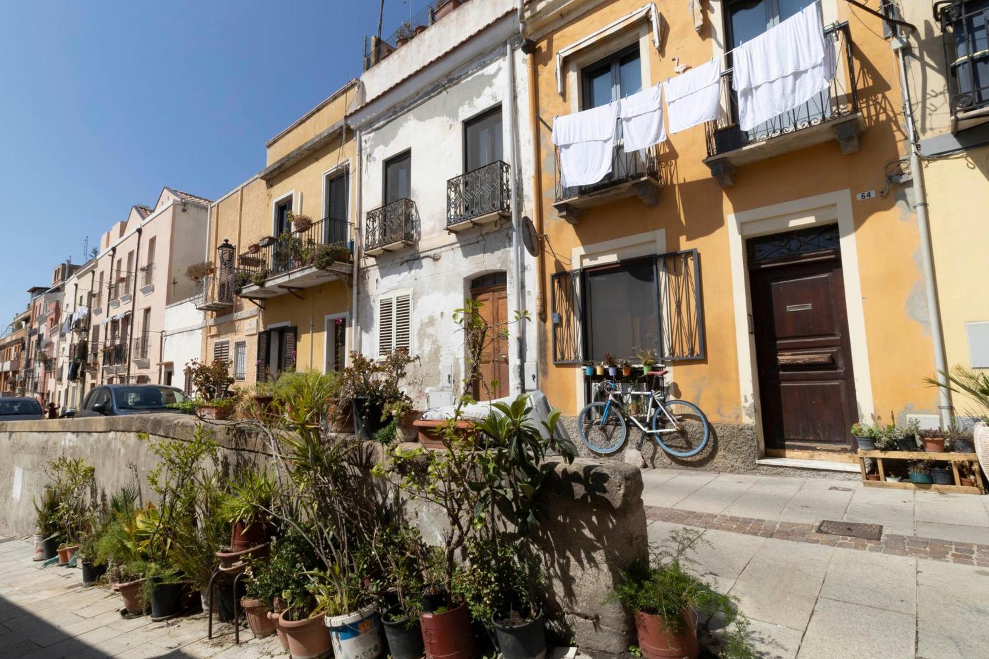 דירות Laribiancos Cagliari Centro Storico מראה חיצוני תמונה